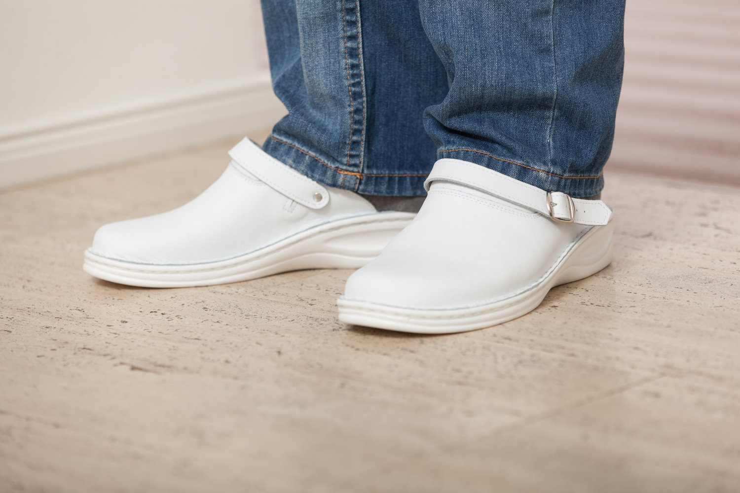 Ekonika Clogs in Weiß Damen Schuhe Absätze Clogs 